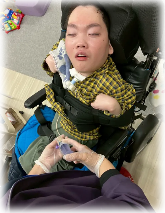 01 看護師が複数名体制で行う医療ケア